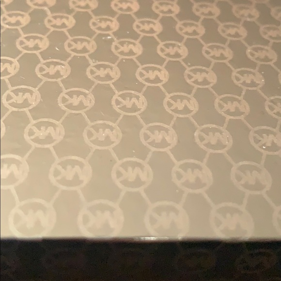 NIB Michael Kors SilverTone MOP Crystal Drop Earrings new in box - Picture 4 of 5